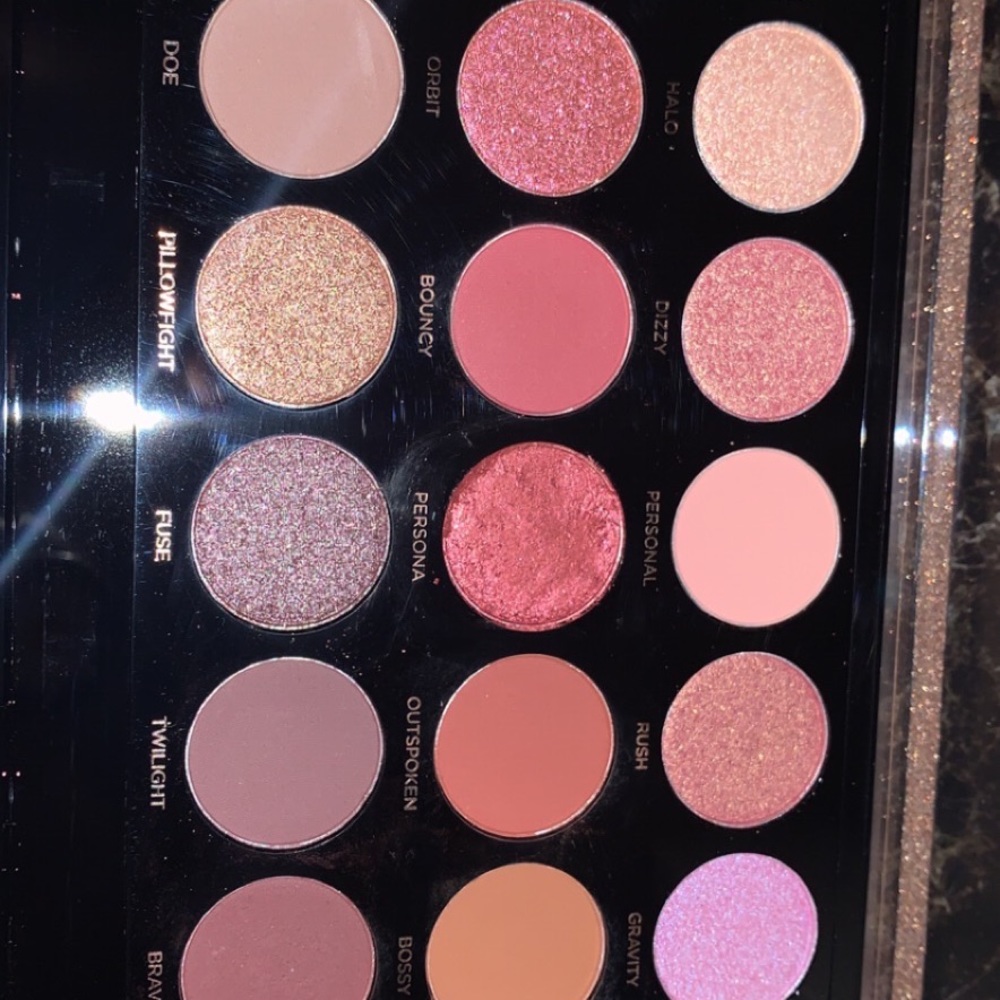 Infatuation eyeshadow palette